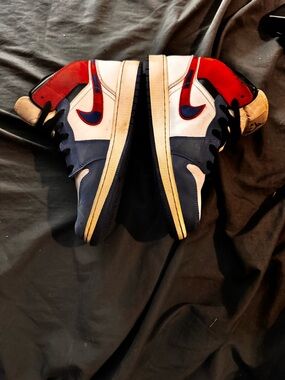 Air Jordan 1 Mid SE GS “Multicolored Swoosh” Sz. 6.5Y BQ6931-146